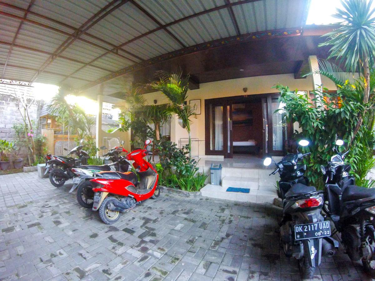Leyeh Leyeh Homestay Canggu  Exterior photo